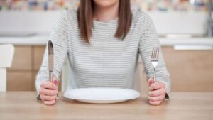 saltarse el desayuno no ayuda a bajar de peso