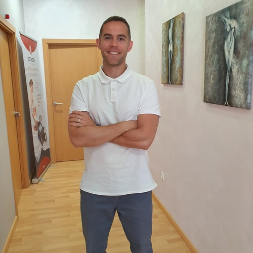 Cristian Fernández, dietista-nutricionista colegiado especialista en salud digestiva y pérdida de peso